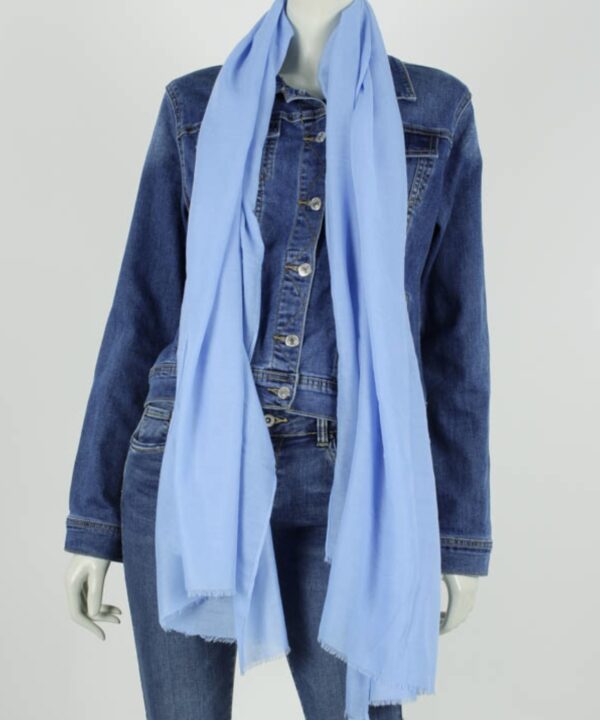 Trendy Mode Tholen — Sjaal Bibi Licht Blauw