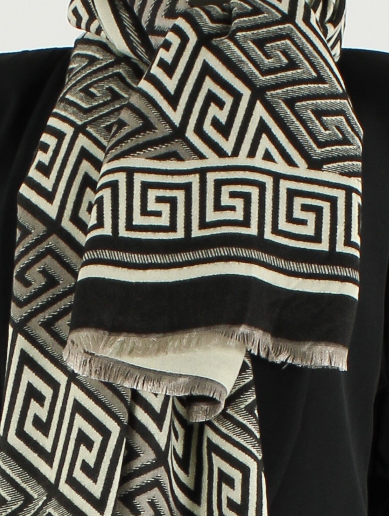 Trendy Mode Tholen - Sjaal Trendy Zwart