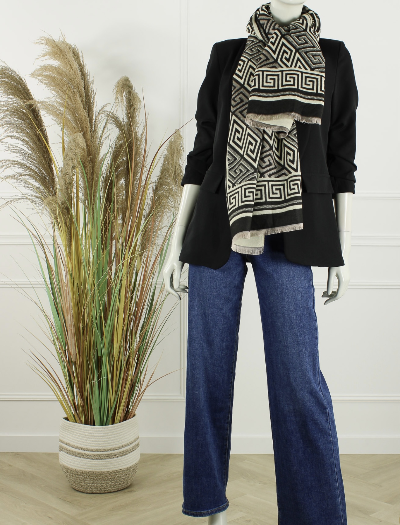 Trendy Mode Tholen - Sjaal Trendy Zwart